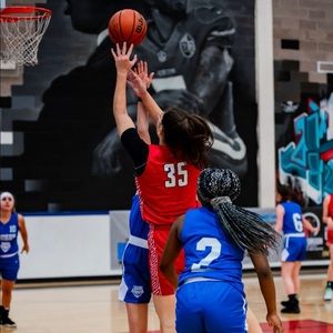 Meet your Posher, Luiza